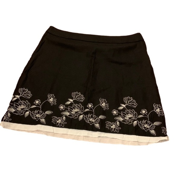 Penningtons Dresses & Skirts - NWOT PENNINGTONS Black Floral Embroidered Linen Skirt size 2X